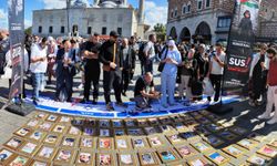 Eminönü Meydanında Gazze İçin Farkındalık Standı yoğun ilgi gördü