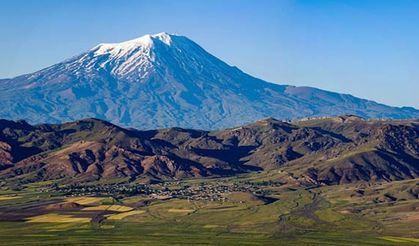 Ağrı (Ararat) Dağı Tufan Dağı Değildir