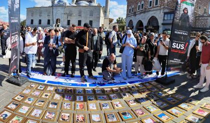 Eminönü Meydanında Gazze İçin Farkındalık Standı yoğun ilgi gördü